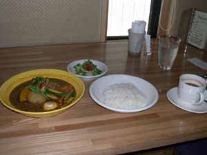 hazuki_curry_0303_table.jpg (13848 bytes)